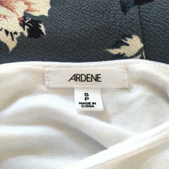 Adorable paper bag skirt dress - Picture 6 of 6